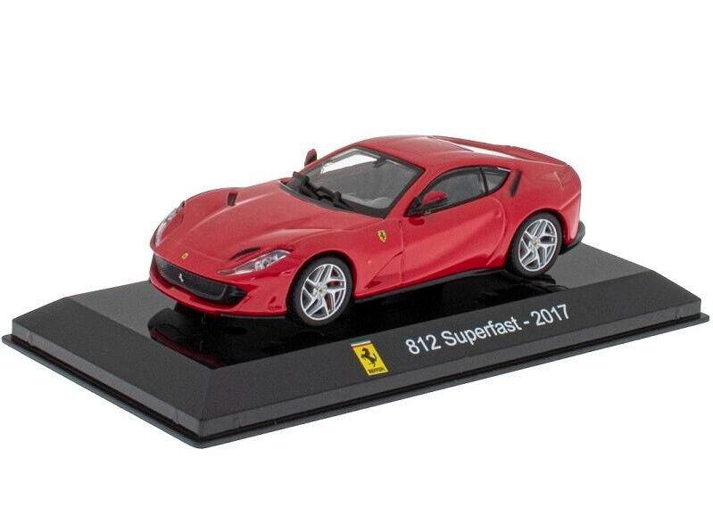 Ferrari 812 Superfast 2017 cu vitrina plexiglass - 1/43 Altaya.