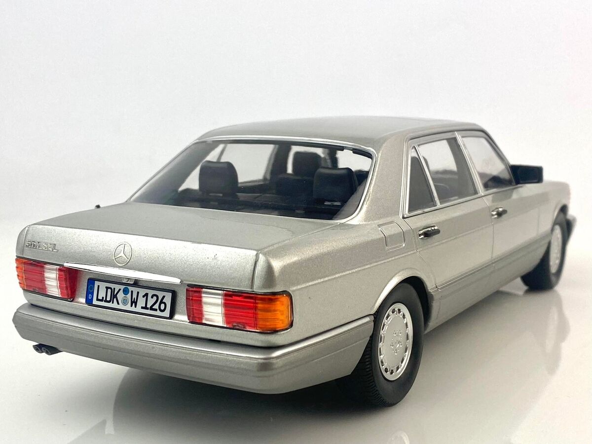 Mercedes-Benz S-Klasse 1985 (gri) 560 SEL - 1/18 IScale