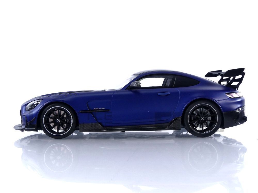 Mercedes Amg GT Black Series 2020 matt blue metallic 1/300 pcs - 1/18 Minichamps