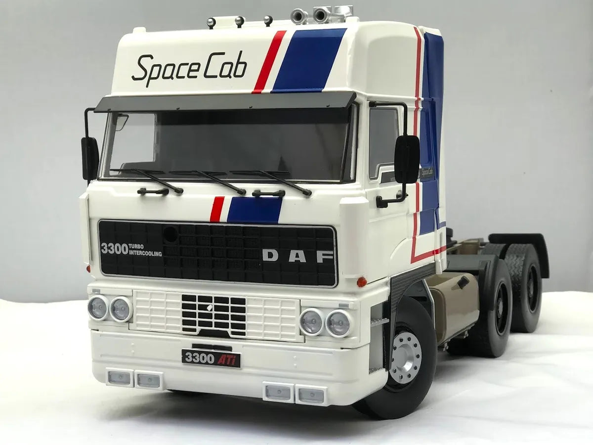 Camion DAF 3300 SpaceCab 1982 - 1/18 ROAD KINGS