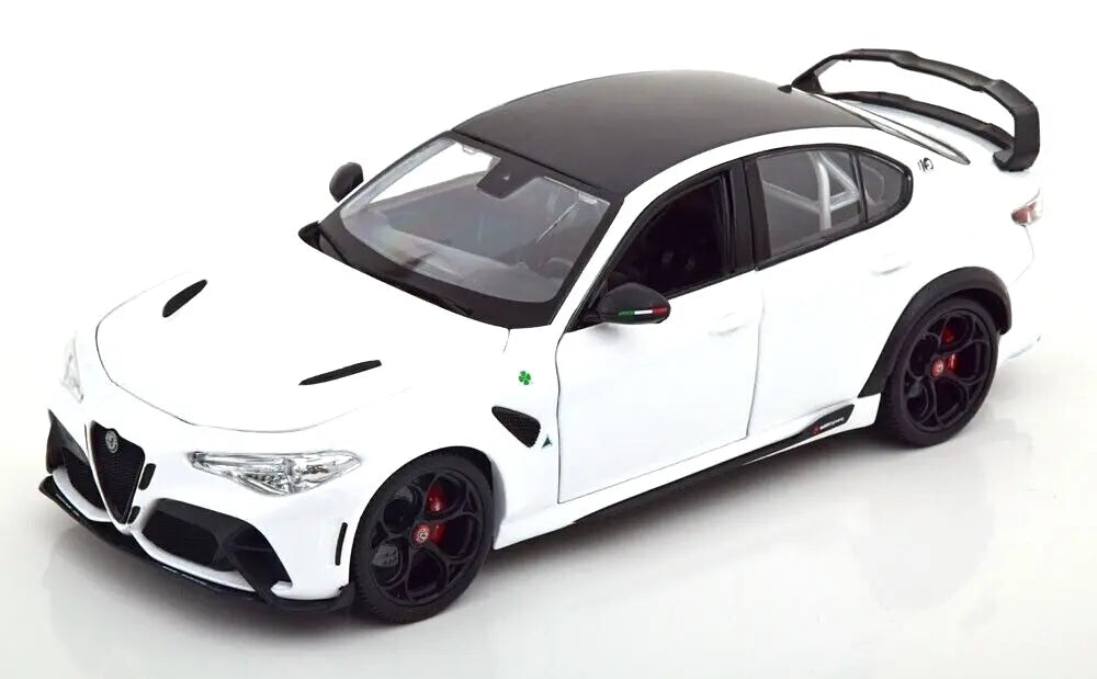 Alfa Romeo Giulia GTAm alba - 1/18 Bburago