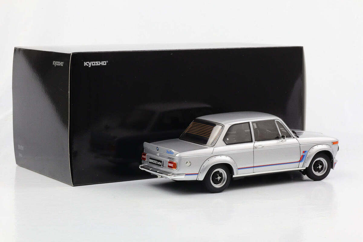 BMW 2002 Turbo (argintiu) - 1/18 Kyosho