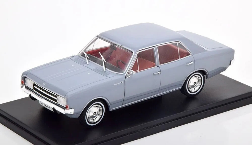 Opel Rekord 1900 L 1967 -  1/24  Hachette