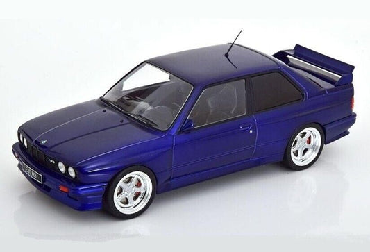 BMW M3 E30 1989 Dark Blue-Metallic 1:18 Ixo