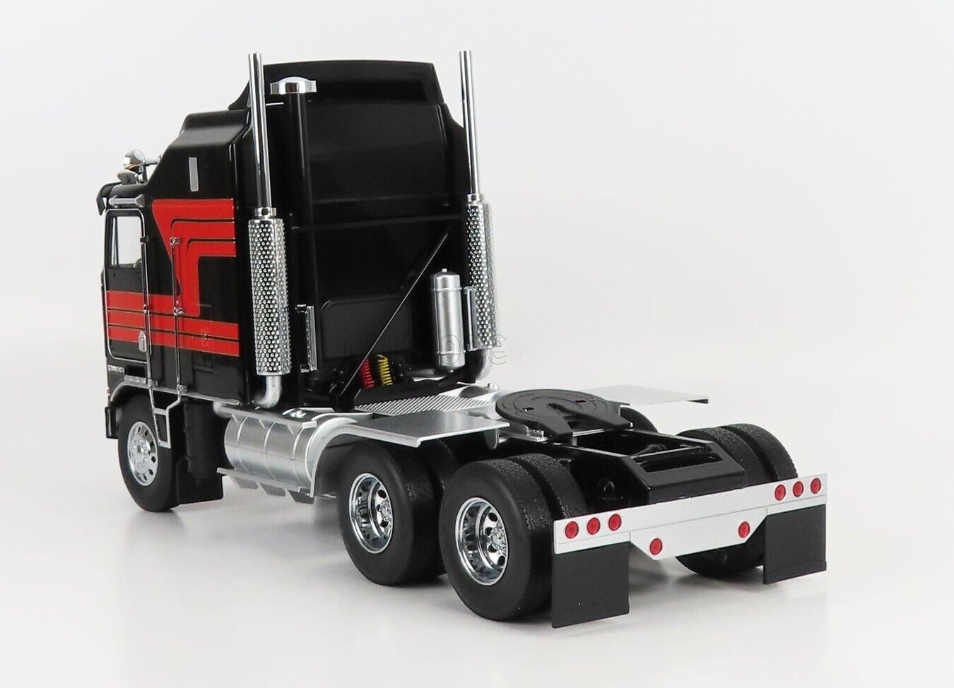 Camion Kenworth K100 Aerodyne 1976 negru/rosu - 1/18 Road Kings