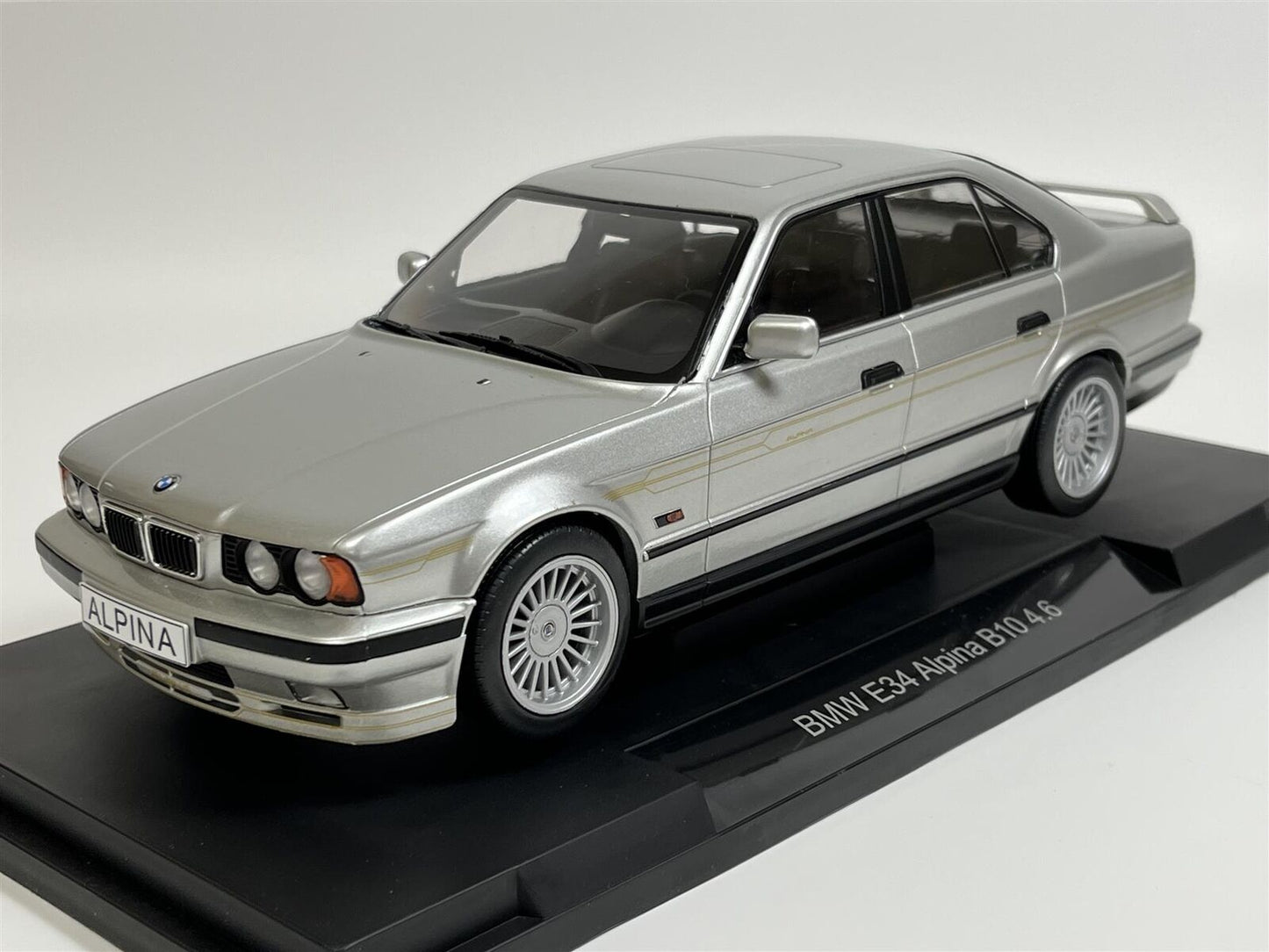 BMW E34 Alpina B10 gri - 1/18 Model Car Group