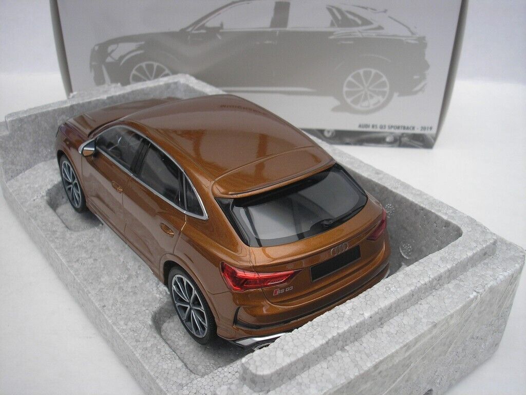 AUDI RS-Q3 SPORTBACK - 1/18 Minichamps