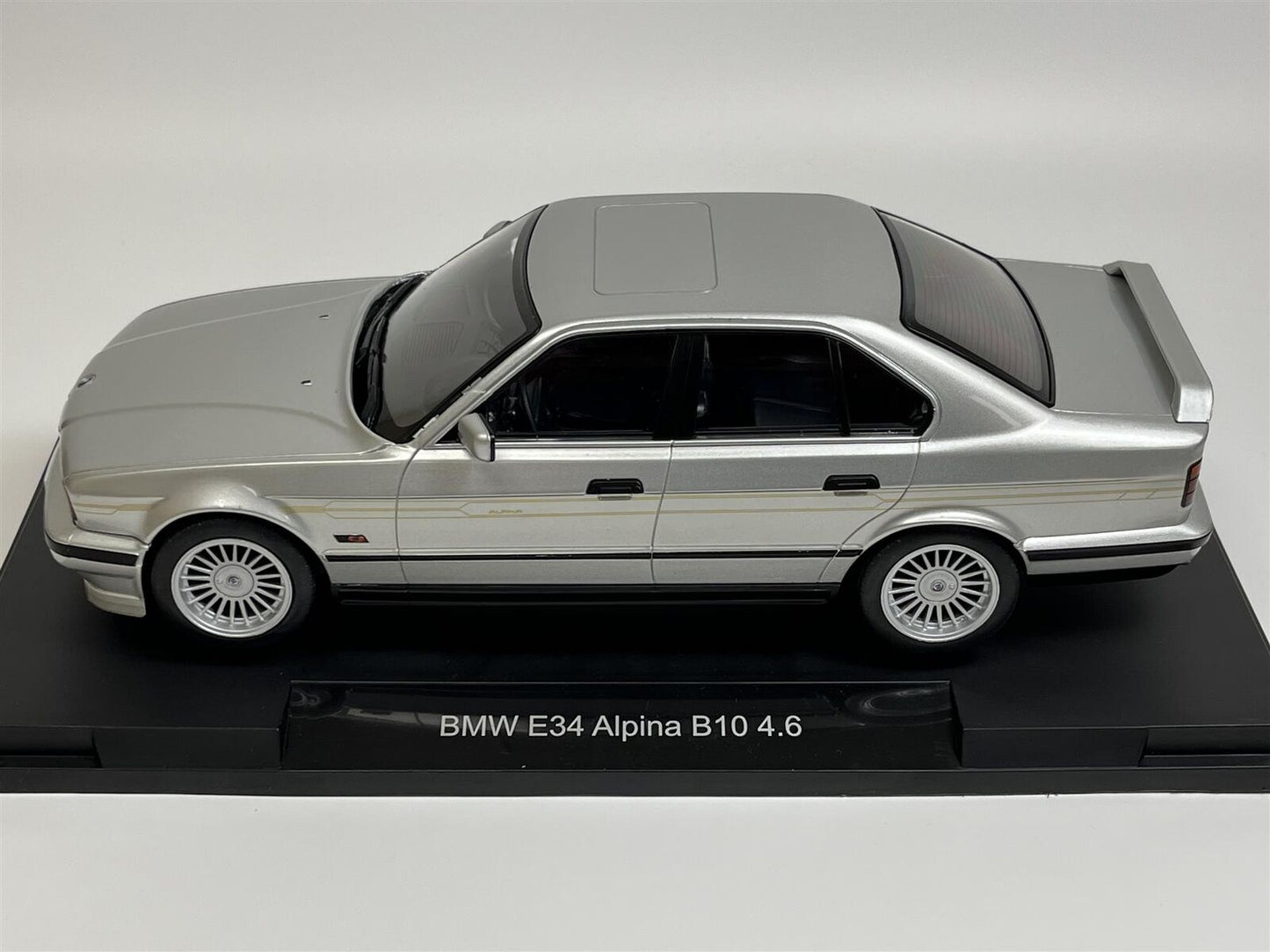 BMW E34 Alpina B10 gri - 1/18 Model Car Group