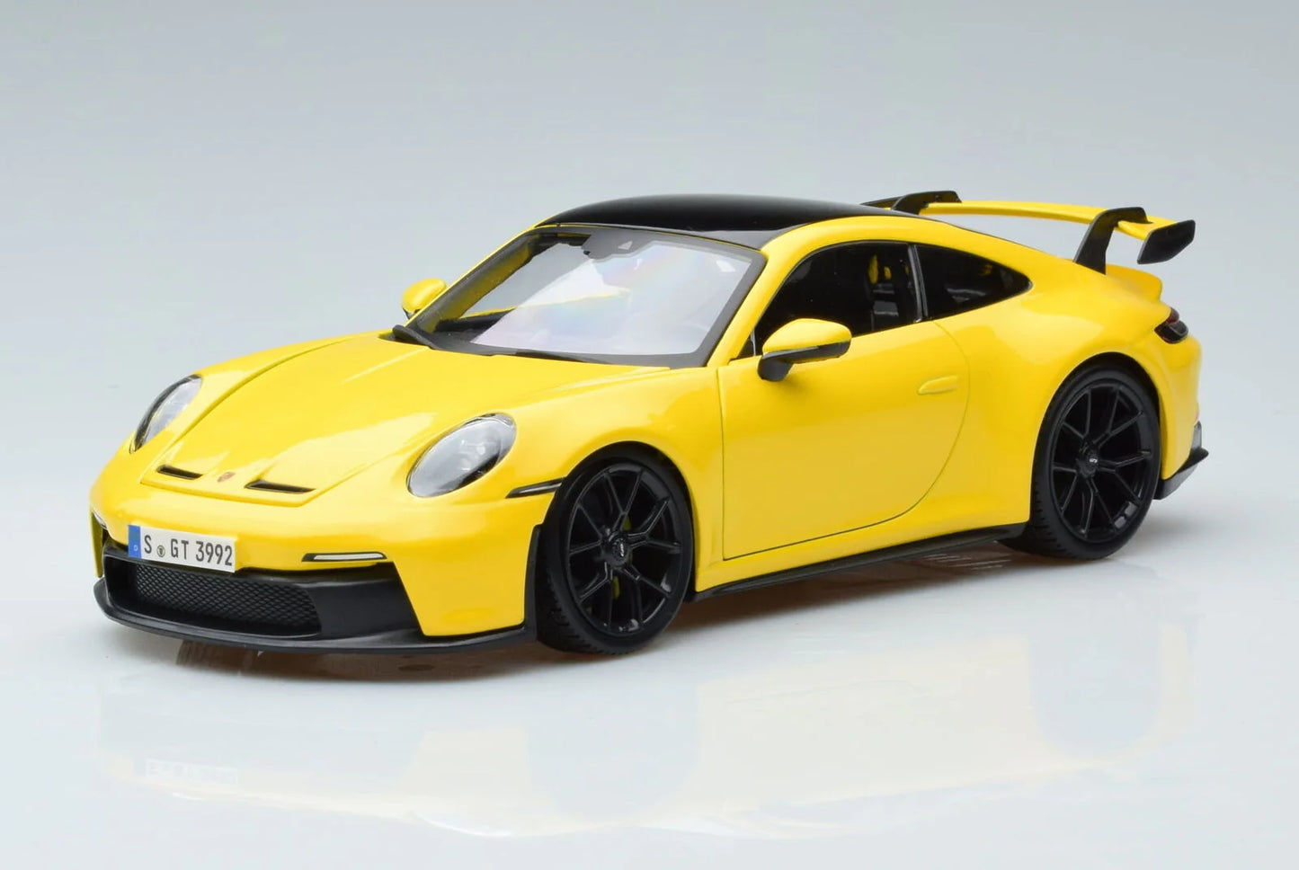 Porsche 911 GT3 galben - 1/18 Maisto