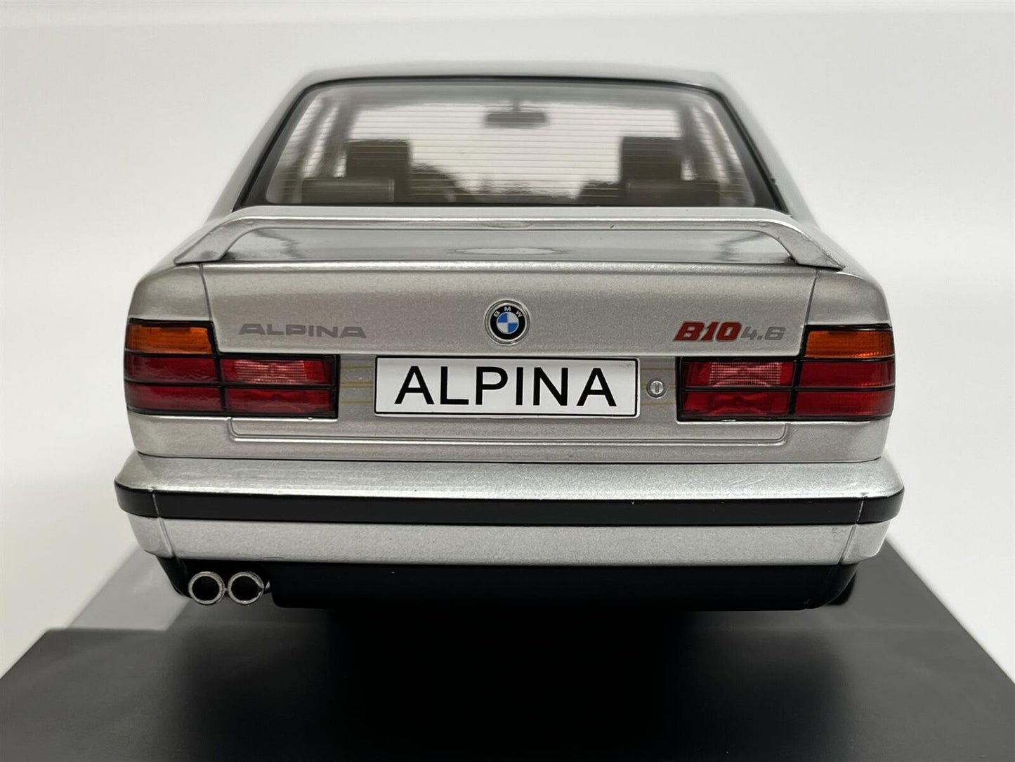 BMW E34 Alpina B10 gri - 1/18 Model Car Group