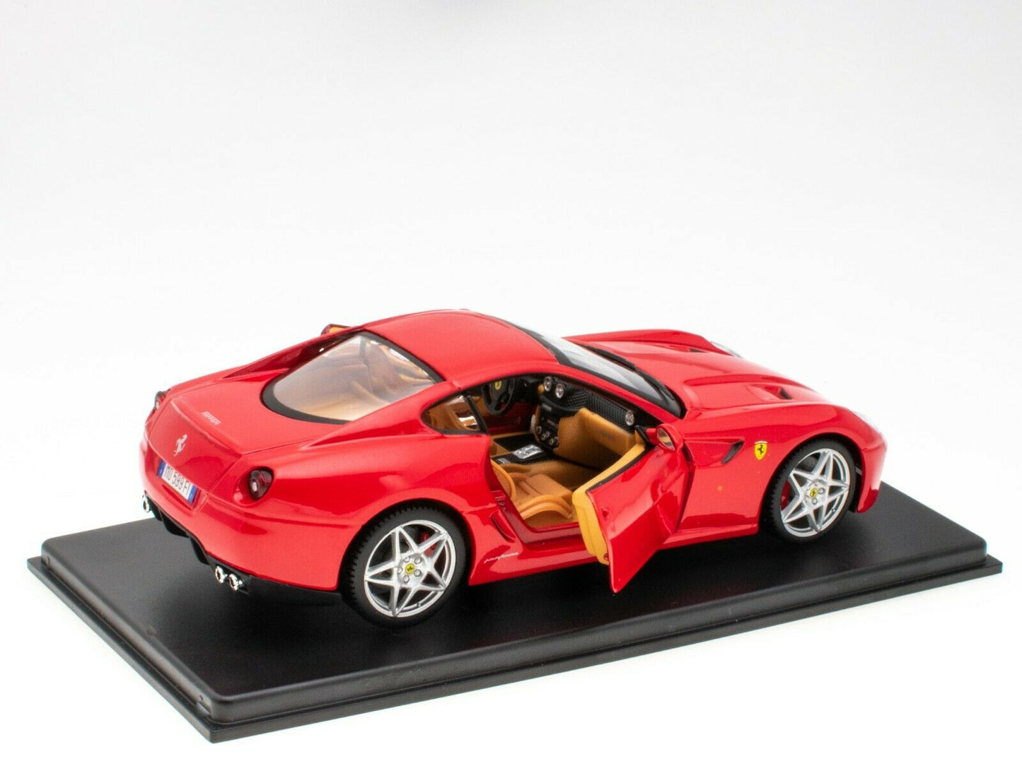 Ferrari 599 GTB Fiorano cu vitrina plexiglass - 1/24 Bburago