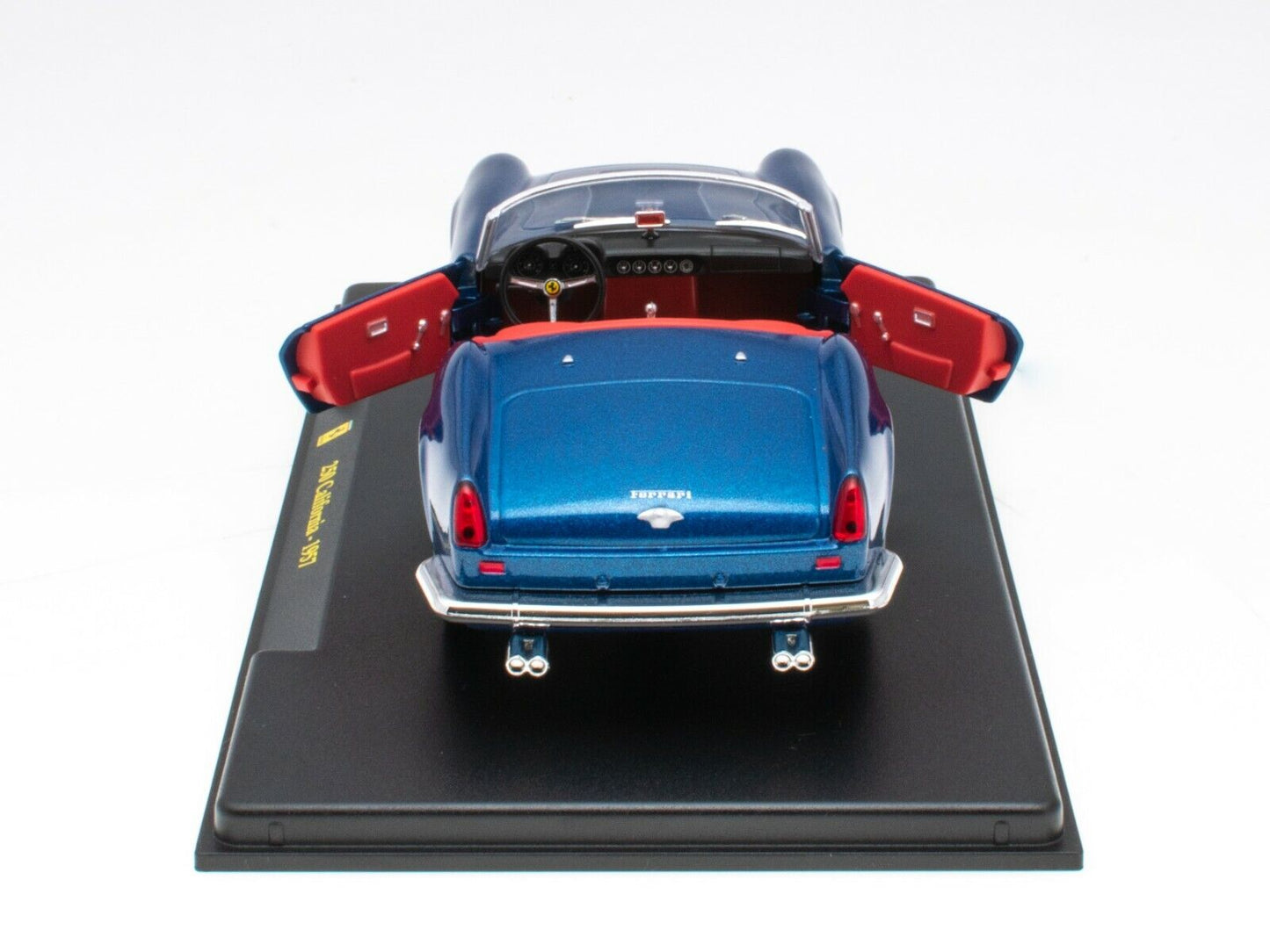 Ferrari 250 California 1957 cu vitrina plexiglass - 1/24 Bburago