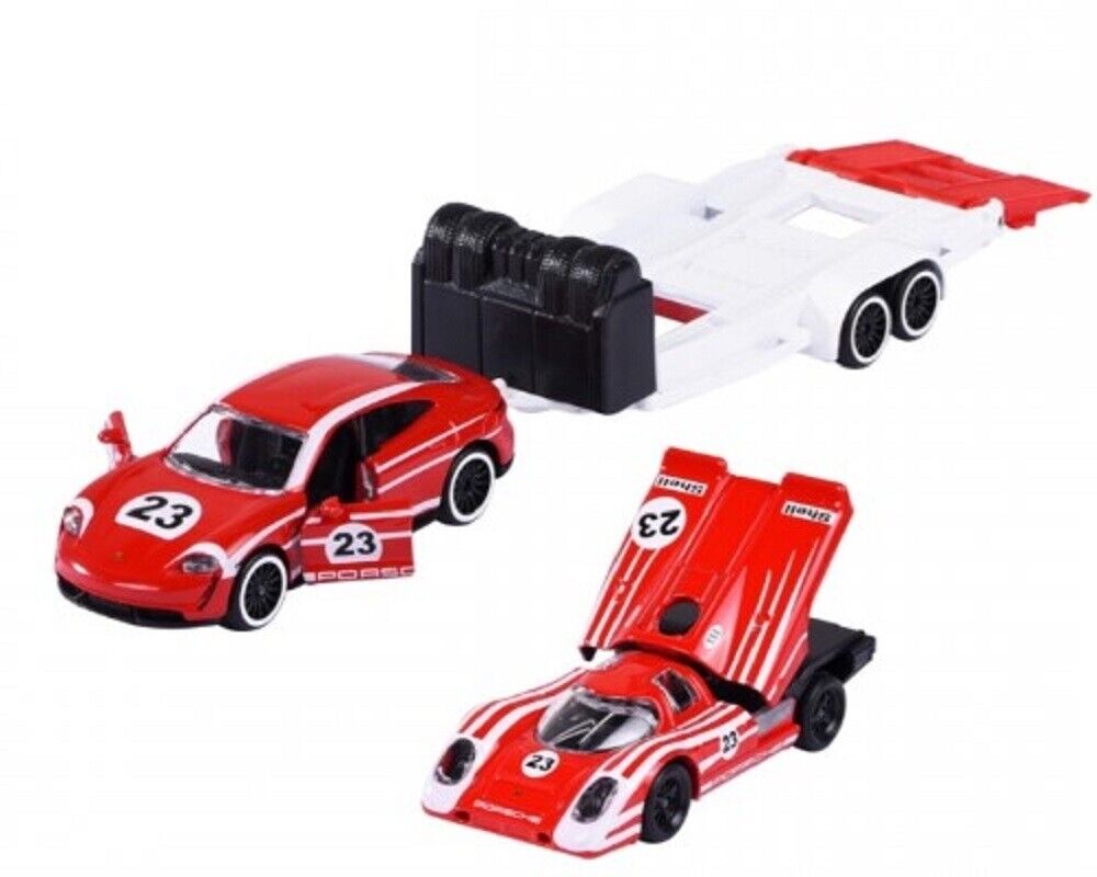 Set Masinuta Porsche Taycan Turbo S, Porsche 917 si platforma - 1/64 Majorette.