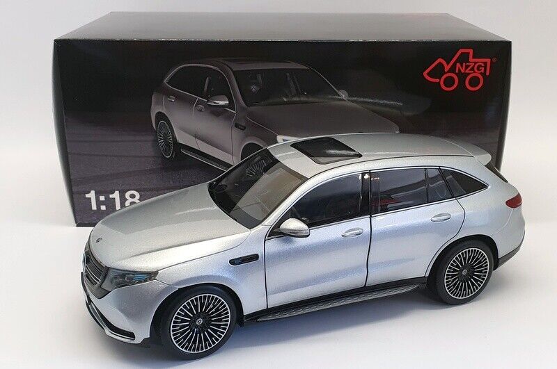 Mercedes-Benz EQC 400 (gri) cu lumini - 1/18 NZG