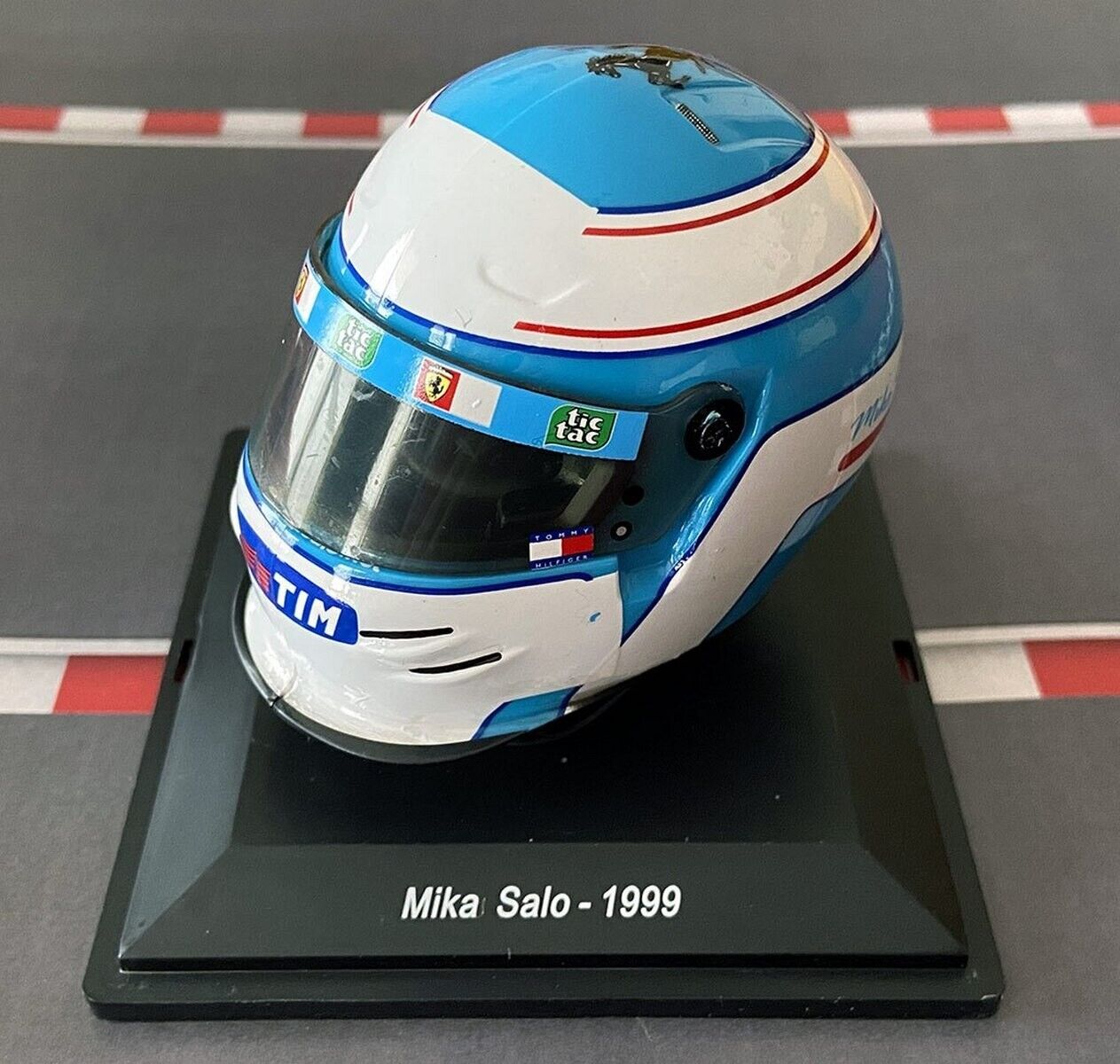 Casca Mika Salo 1999 - 1/5 Spark