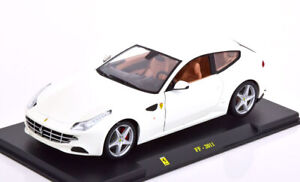 Ferrari FF 2011 alb cu vitrina plexiglass - 1/24 Bburago