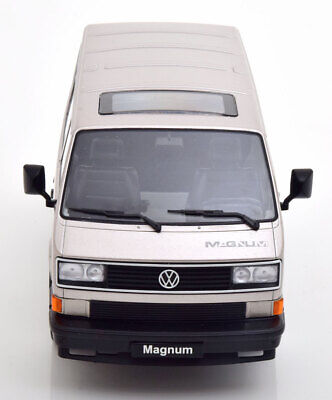 VW Bus T3 Multivan Magnum 1987 gri - 1/18 KK-Scale