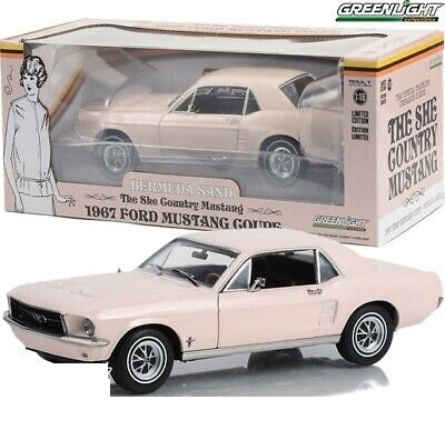 Ford Mustang Coupe 1967 "The She Country Mustang" Bermuda Sand - 1/18 Greenlight