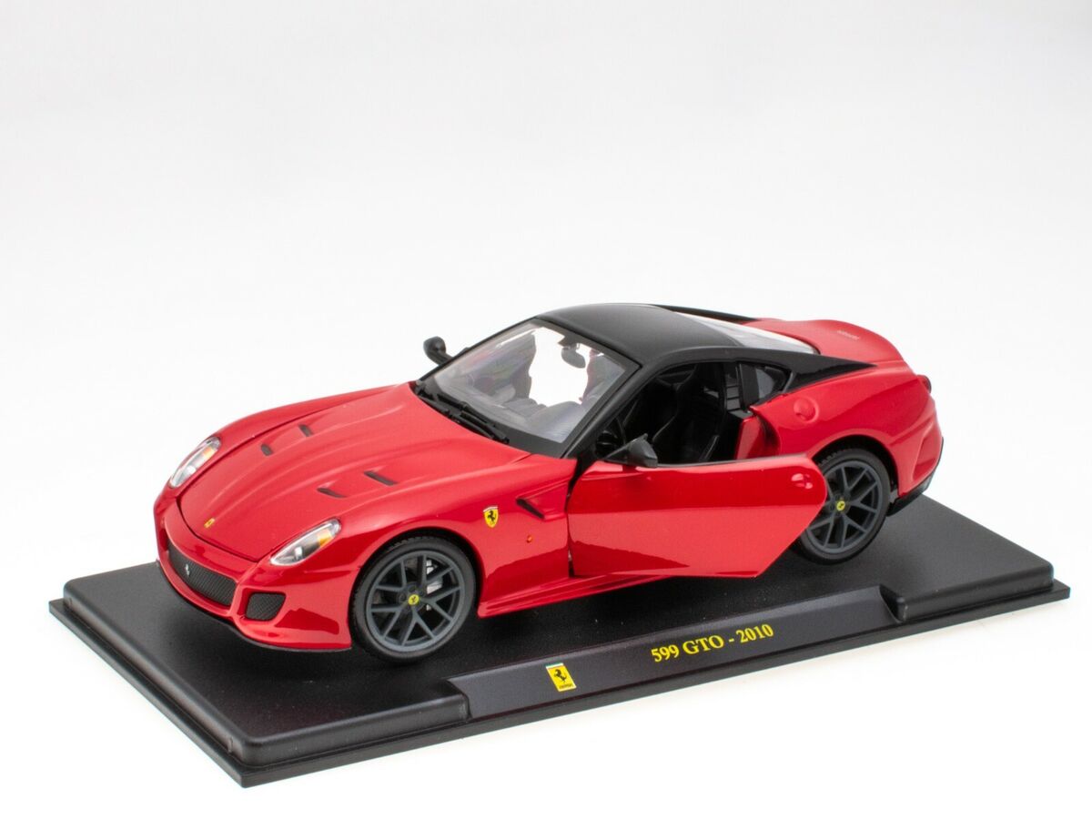 Ferrari 599 GTO 2010 cu vitrina plexiglass - 1/24 Bburago