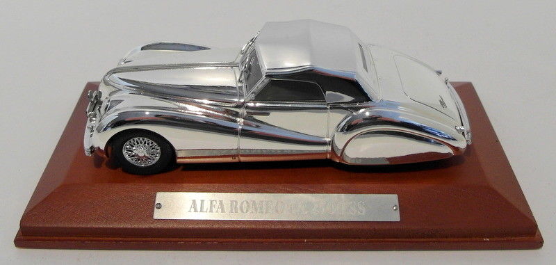 Alfa Romeo 6C 2500 SS cu vitrina plexiglass - 1/43 Atlas Collections