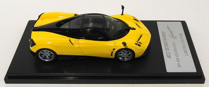 Pagani Huayra galbena cu vitrina plexiglass - 1/43 GT Autos